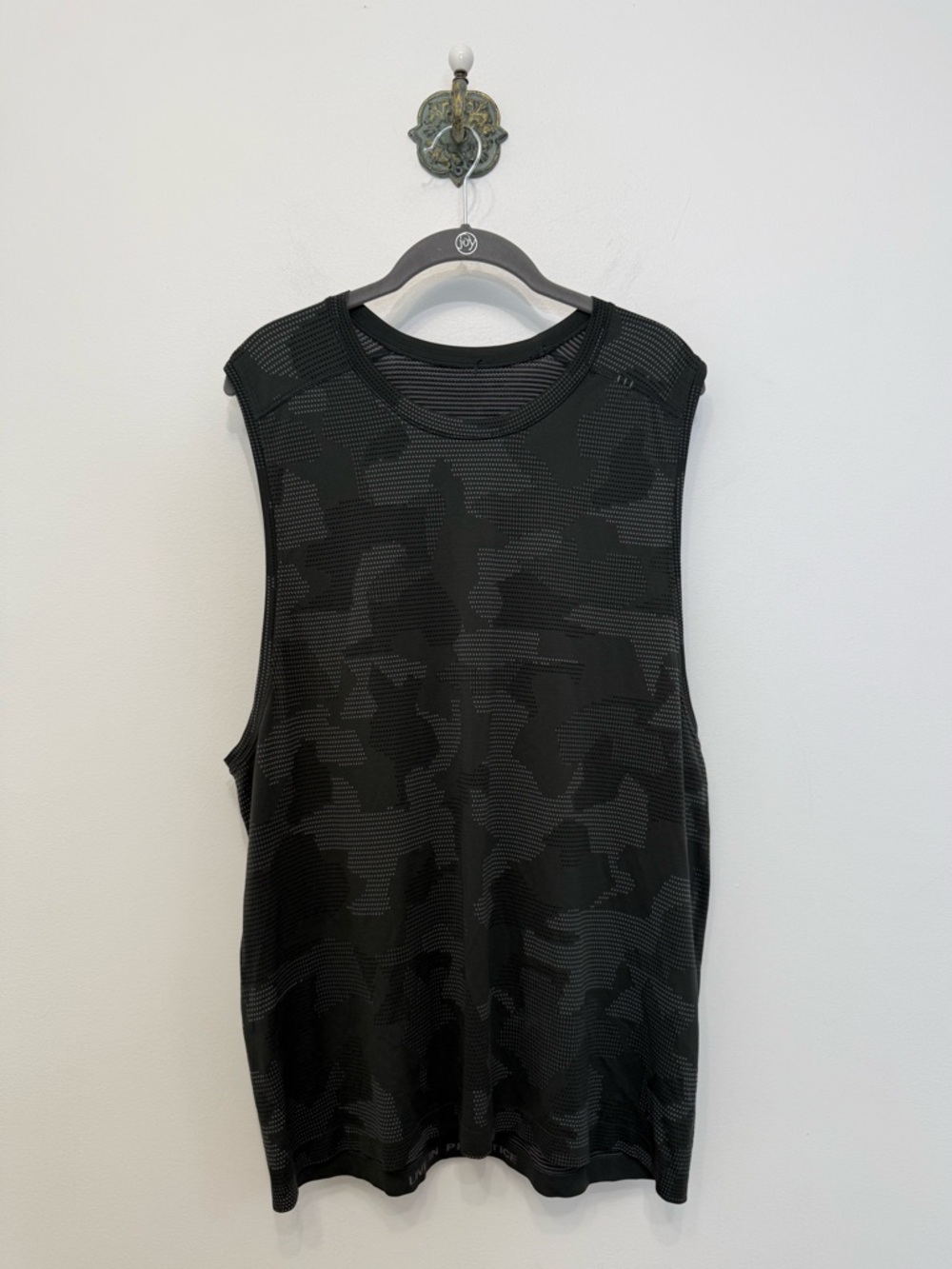 lululemon athletica Metal Vent Tech Sleeveless Shirt Black Camo Men's XL Tank